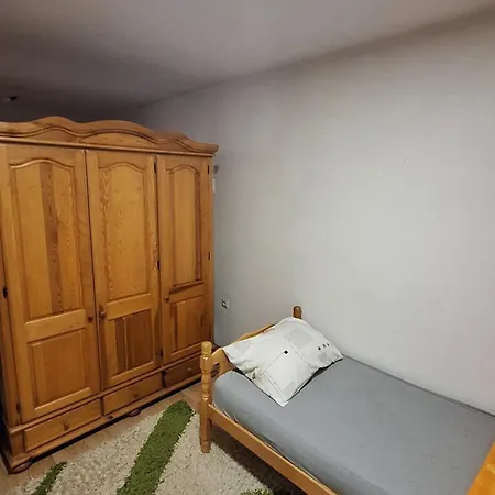 Apartman Lukavica アパート